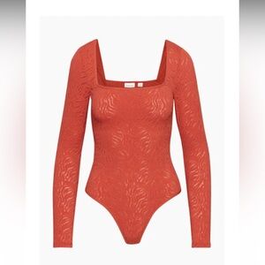Aritzia Babaton Shapelace Longsleeve Bodysuit